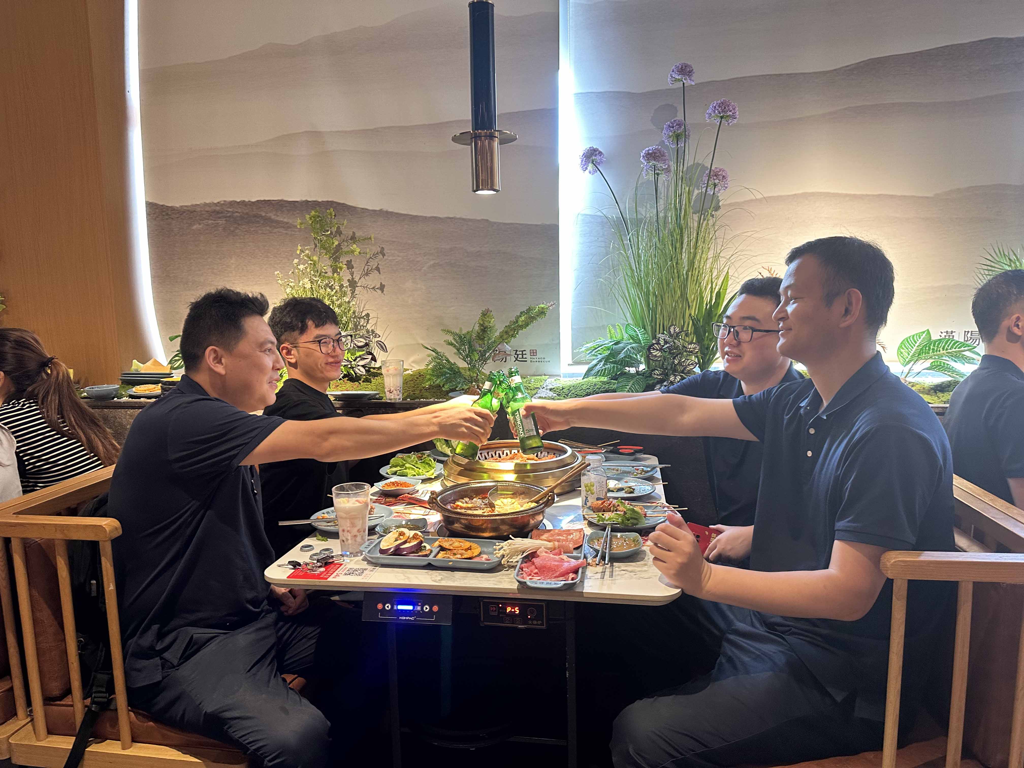 久信達科技公司員工齊聚光明區(qū)蠄蜍石，開啟活力爬山之旅暨團建活動(圖5)